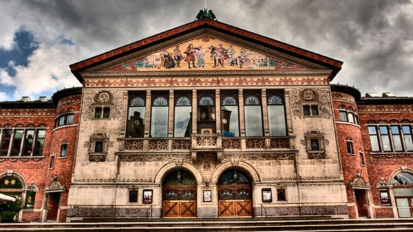 Århus teater søger børneroller, Lønnet dask nyhed